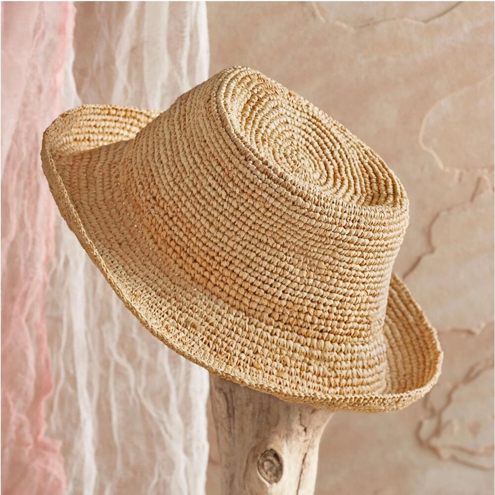 NWT Packable Straw Hat